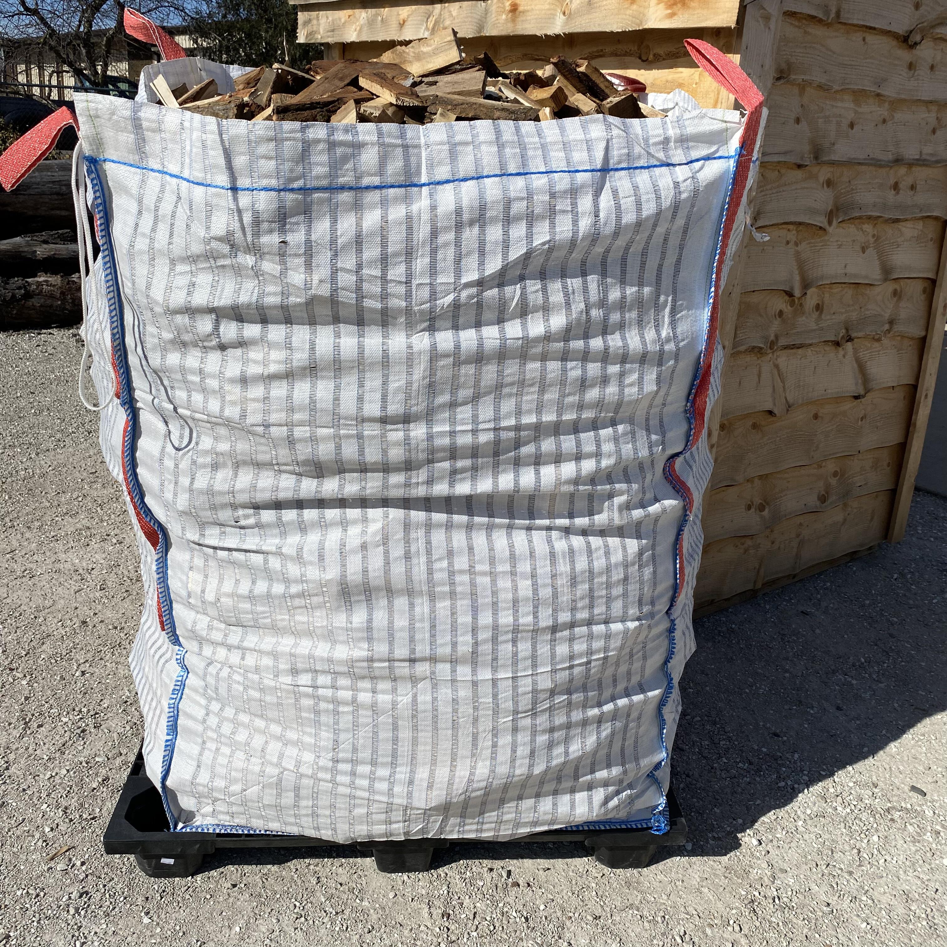 Do the bags include the plastic pallets as well?